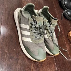 Women adidas running shoes